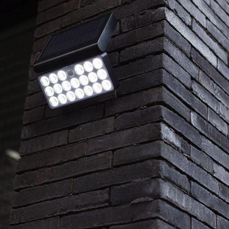 Solar Powered Led Floodlight With Pir Motion Sensor In Black - 2700K-6500K, IP44