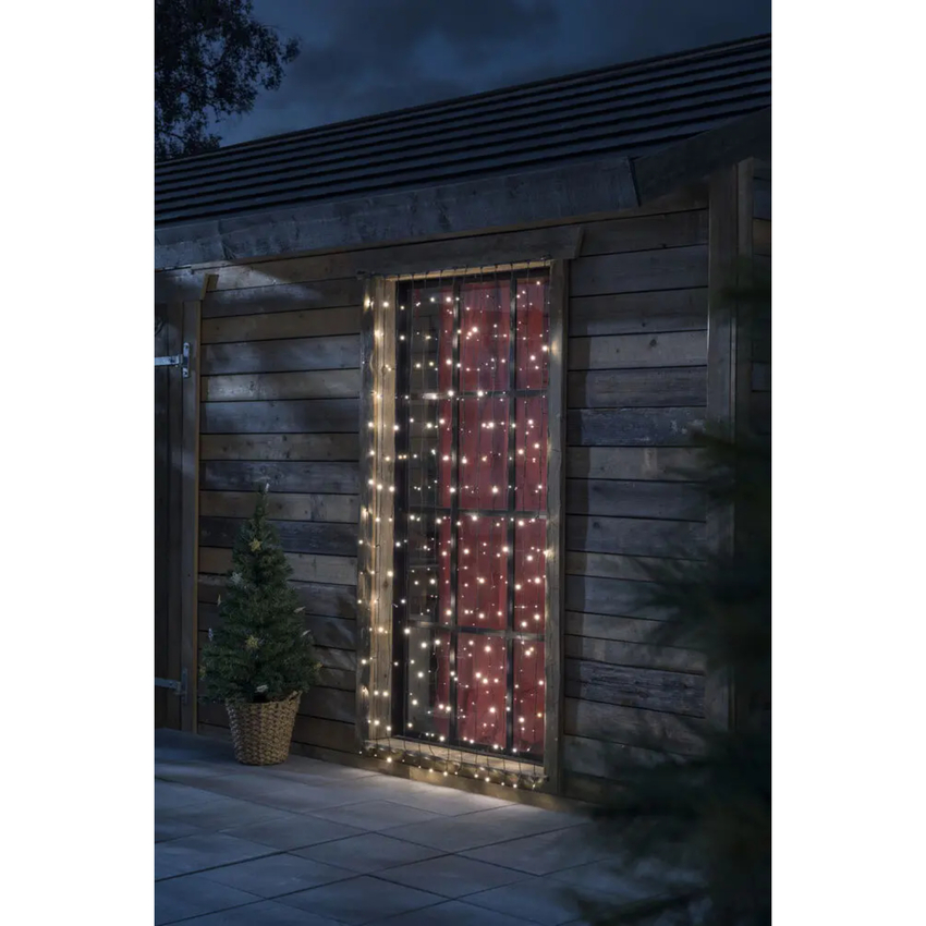 Photograph: 208 W White Led Curtain, Black Soft Cable, 31V System