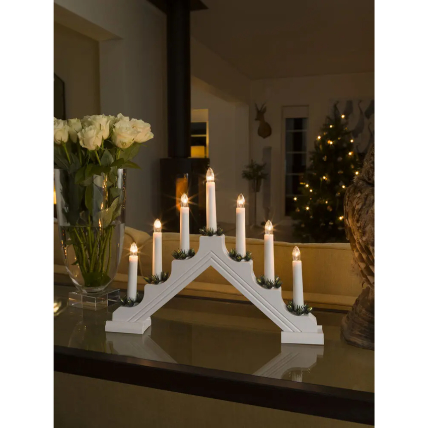 Photograph: 7 Bulb Welcome Light, Plastic, White with Pine Decor Rings