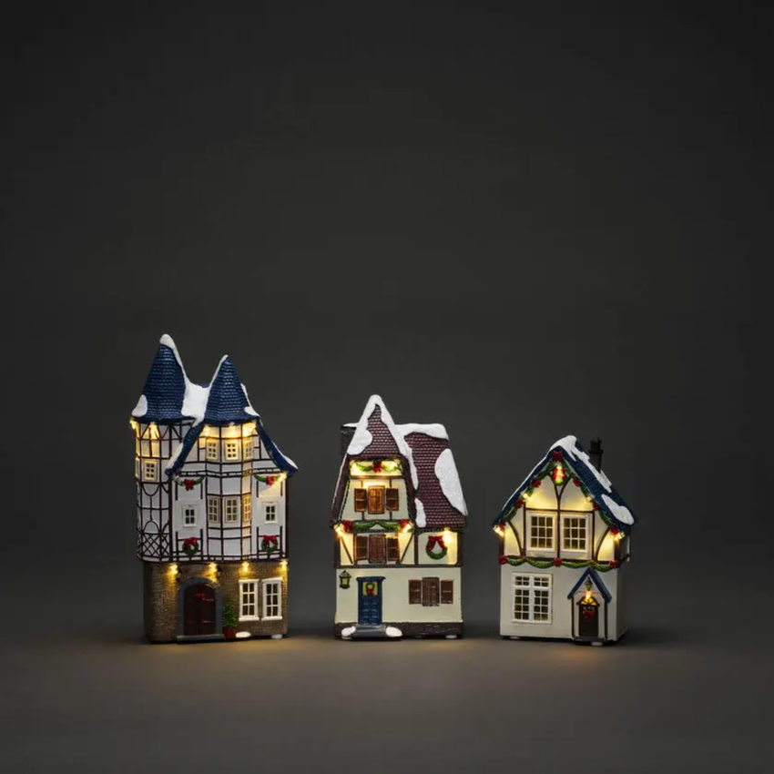 Photograph: B/O 3 small Houses 23 Warm White Led. Timer 6H USB