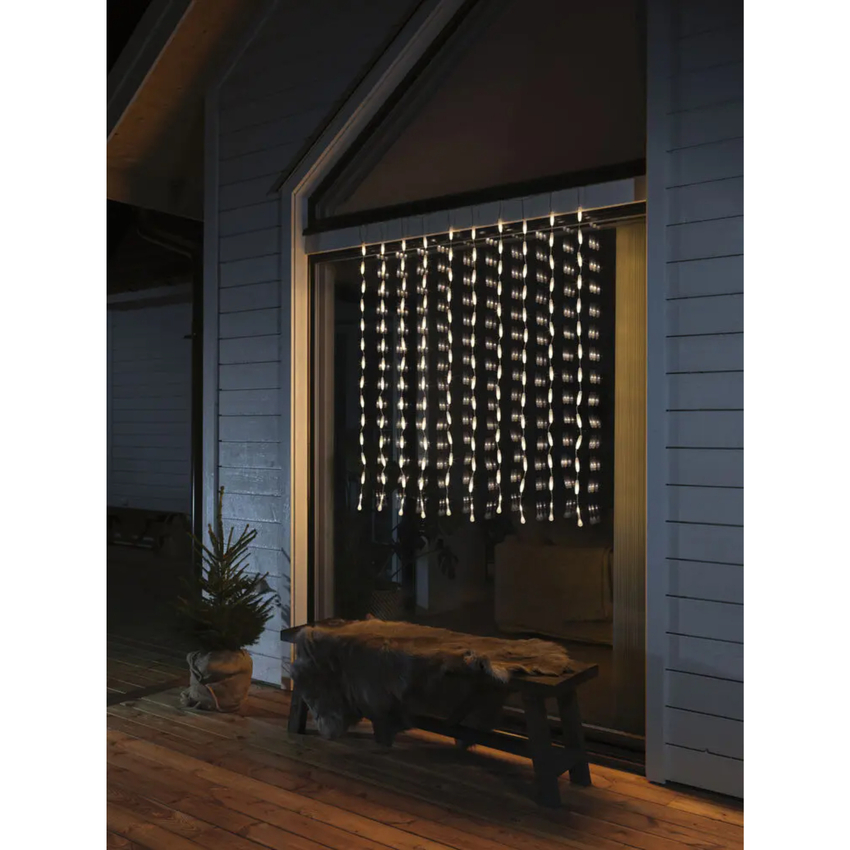 Photograph: Elliptical Droplet Curtain Set 140 W.W. Led 140x120cm IP20