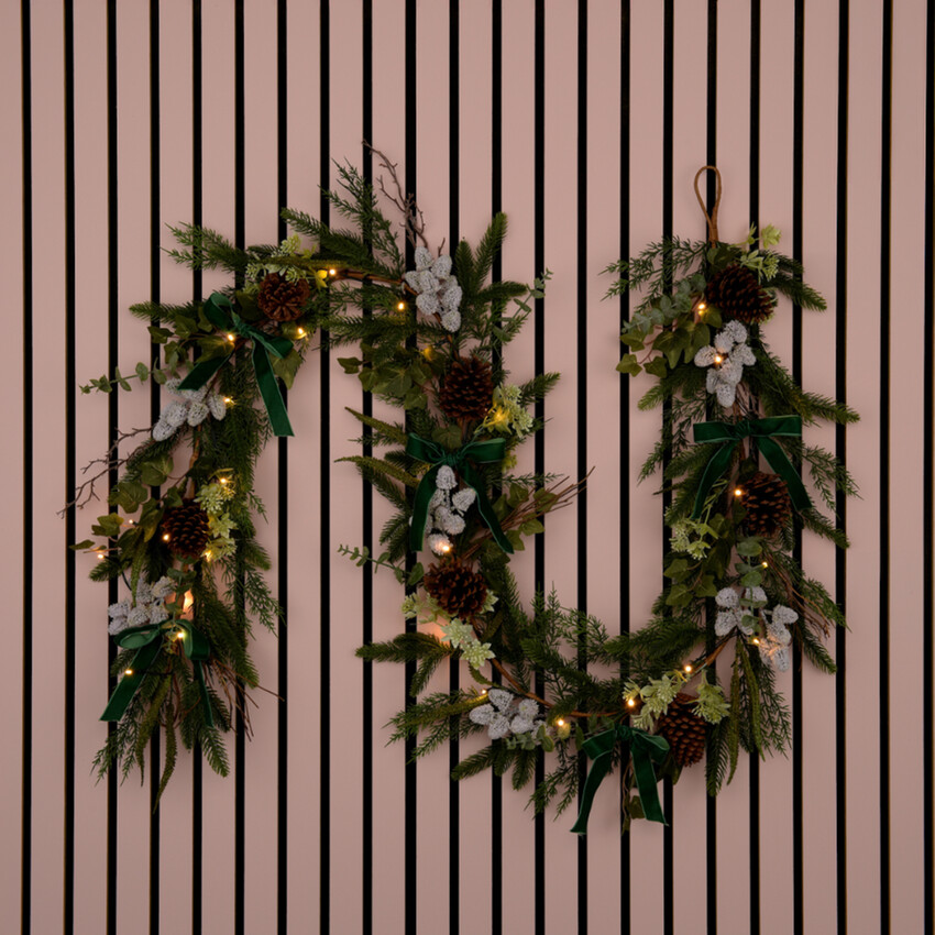 Photograph: GREEN RIBBON WITH IVY LIT GARLAND 250CM - Battery Operated (3 X AA - Not Included)