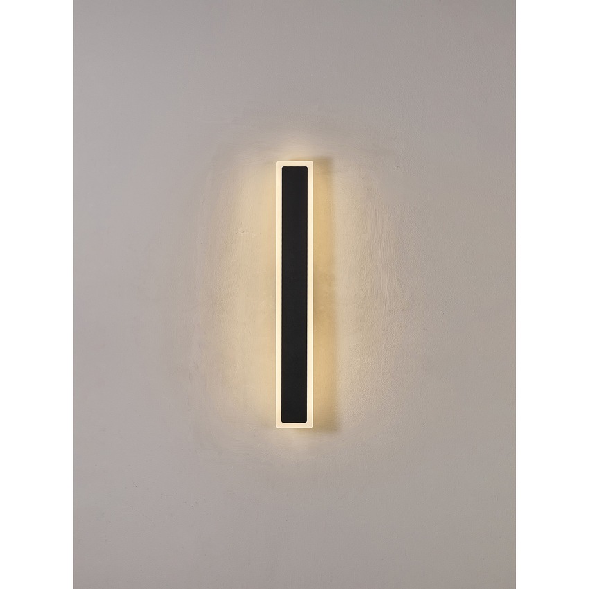 Photograph: Idolite Nordica 60CM Linear Stick Led Exterior Wall Light Black - 3000K, IP65