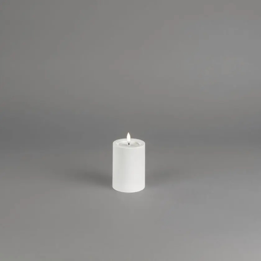 Photograph: Led candle soft white 10cm 2xAA, timer, Outdoor